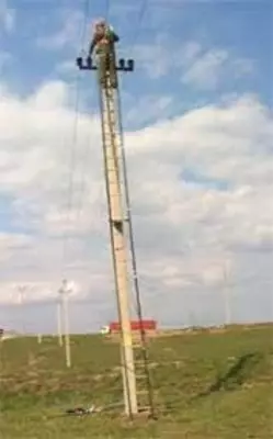 ЛУСК 3-4,25 — многозвенная стеклопластиковая лестница