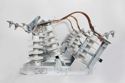 Разъединитель линейный РЛК-1б-II-10/630 УХЛ1 Н=6500