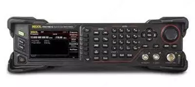 DSG3136B-IQ — генератор РЧ сигналов