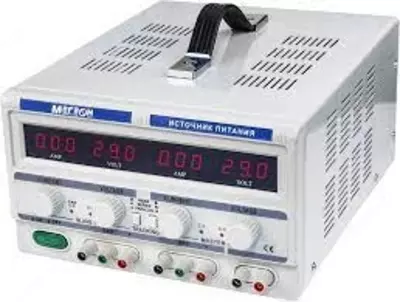 МЕГЕОН 32303 — трехканальный источник питания